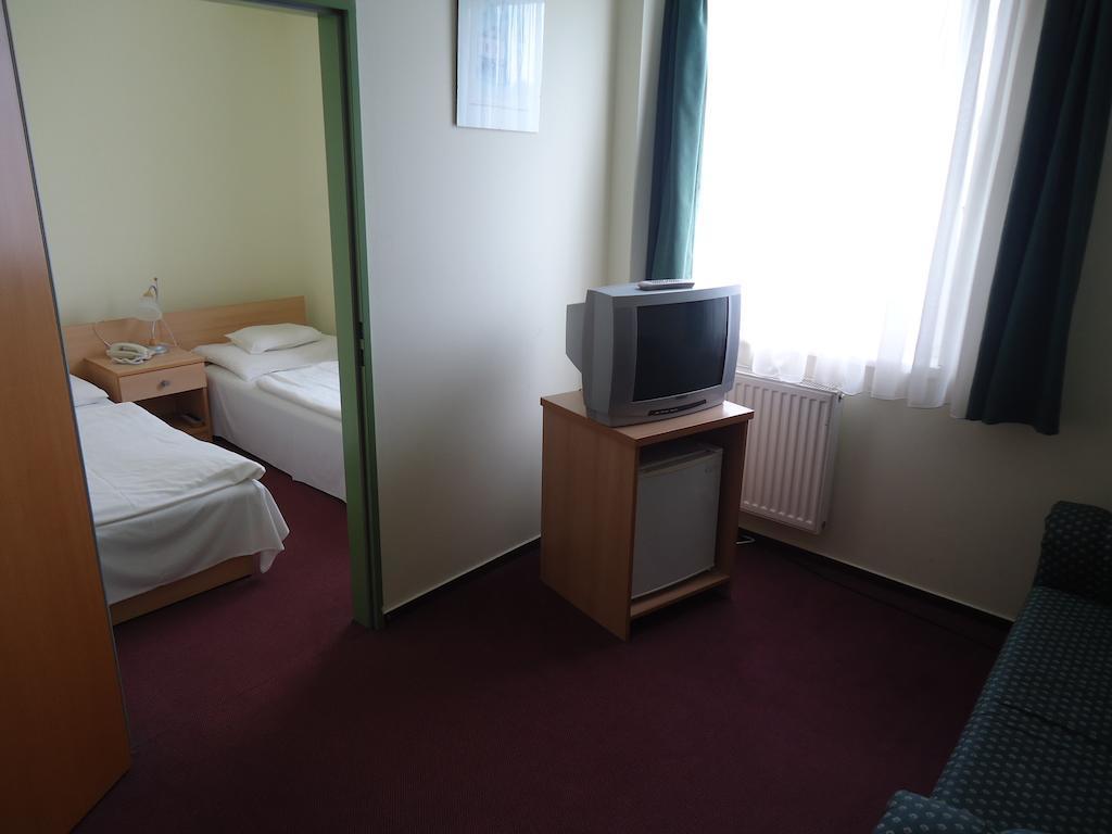 Jancsar Hotel Szekesfehervar Exterior photo